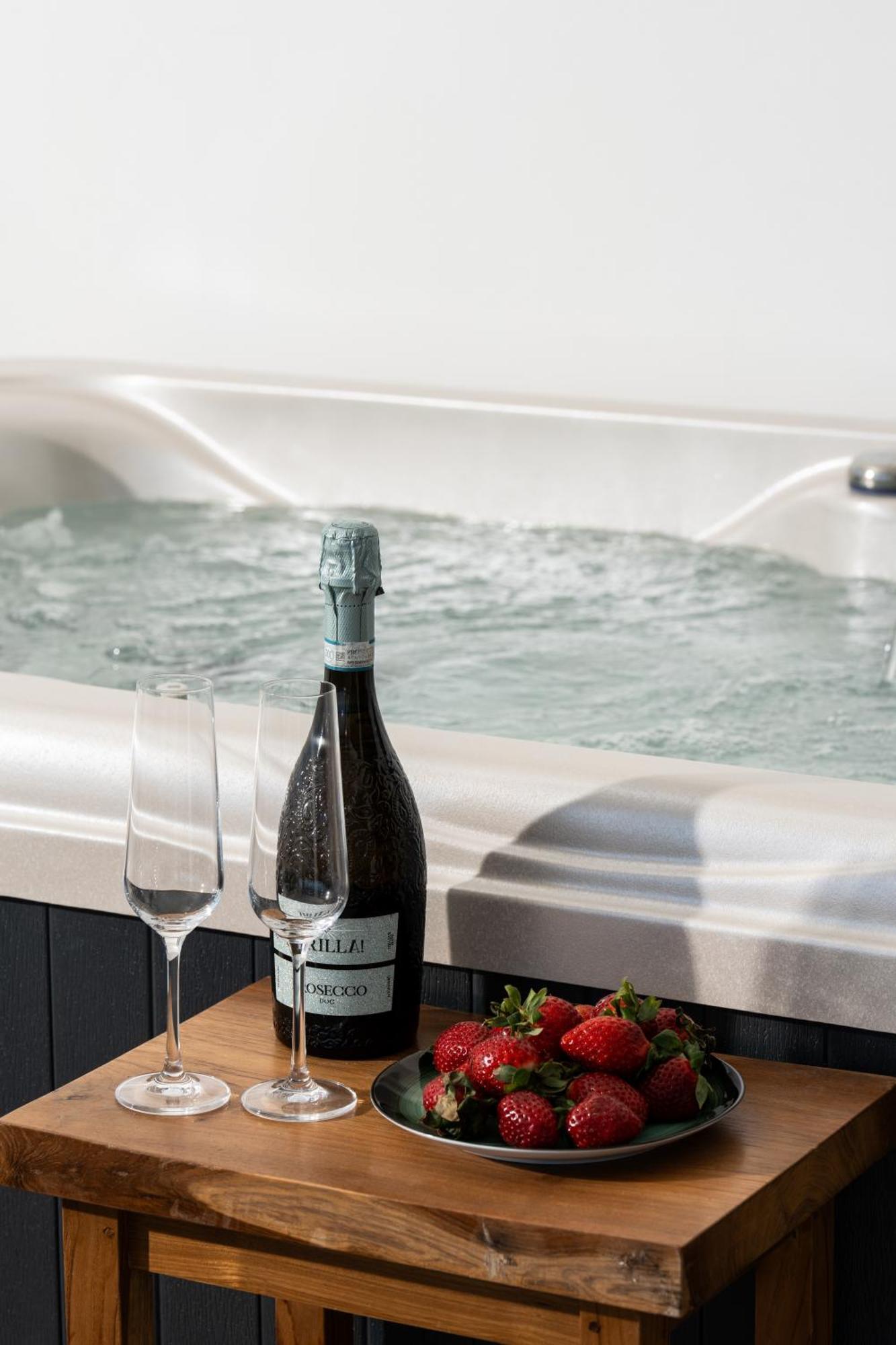 Secret View Apartment, With Private Jacuzzi Rethimnon Buitenkant foto